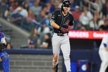 D-backs' Carroll hit on hand: No fracture, questionable for tomorrow