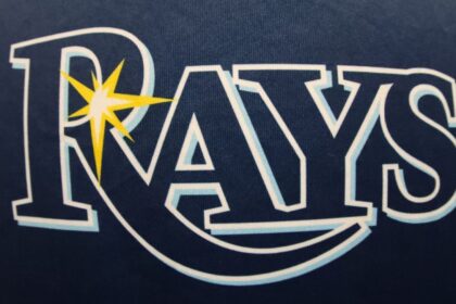 Bigge of the Rays, injured by foul: He left the field on a stretcher