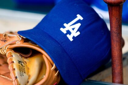 Dodgers bolster bullpen: Acquire left-hander Zach Penrod from the Red Sox