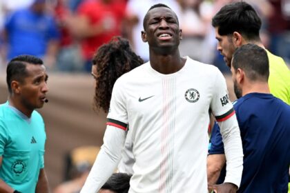 Jackson, at a bad time: Chelsea falls to Flamengo and the striker is sent off