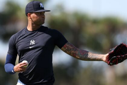 Yankees' Gil Resumes Throwing: First Tests After Injury