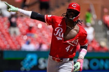 De La Cruz and Thornton Suffer from Extreme Heat in MLB