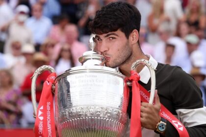Alcaraz King of Queen's: Double in London and absolute dominance