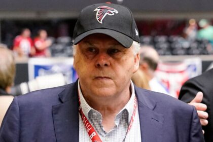 Fred Smith, former owner of the Commanders and founder of FedEx, passes away