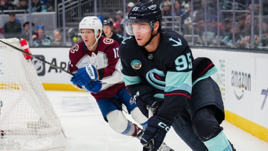 Blackhawks bolster their roster: Acquire Burakovsky from Kraken in trade