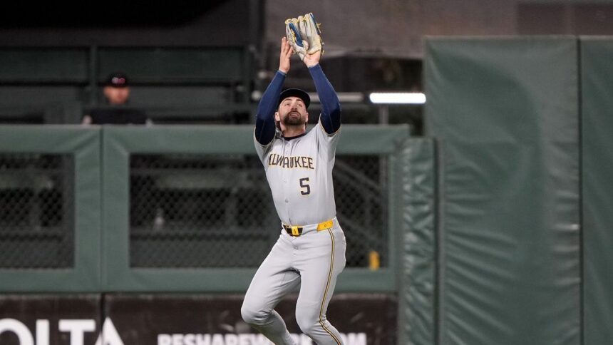 Brewers' Mitchell seeks 2nd opinion on shoulder; could miss more time