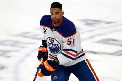 Canucks Sign Evander Kane: Reinforcement and Financial Adjustment for Oilers