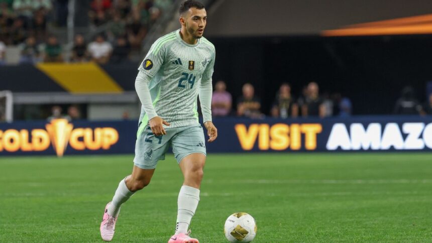 Luis Chávez misses the Gold Cup due to a torn anterior cruciate ligament
