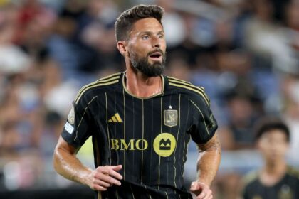 Giroud returns to Ligue 1: Lille signs the French forward from LAFC