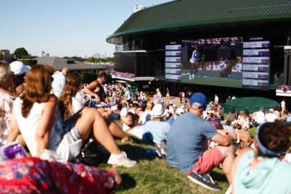 Wimbledon prepares for record heatwave: The tournament heats up