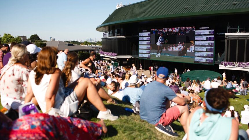 Wimbledon prepares for record heatwave: The tournament heats up