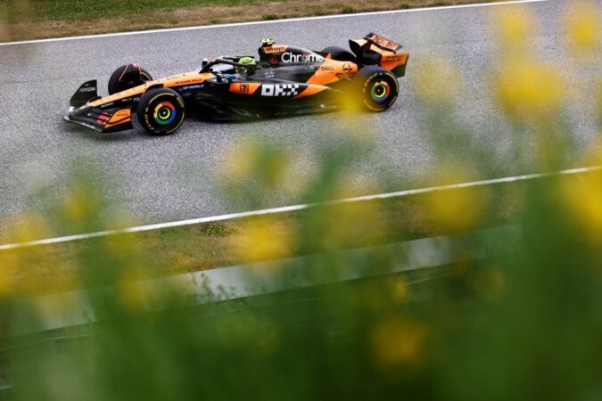 McLaren leads in Austria: Norris leads, Alonso 12th and Sainz 15th