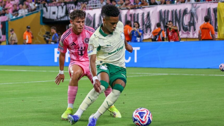 Estêvão Confesses Anxiety Over Chelsea Signing: Abel Ferreira Defends Him