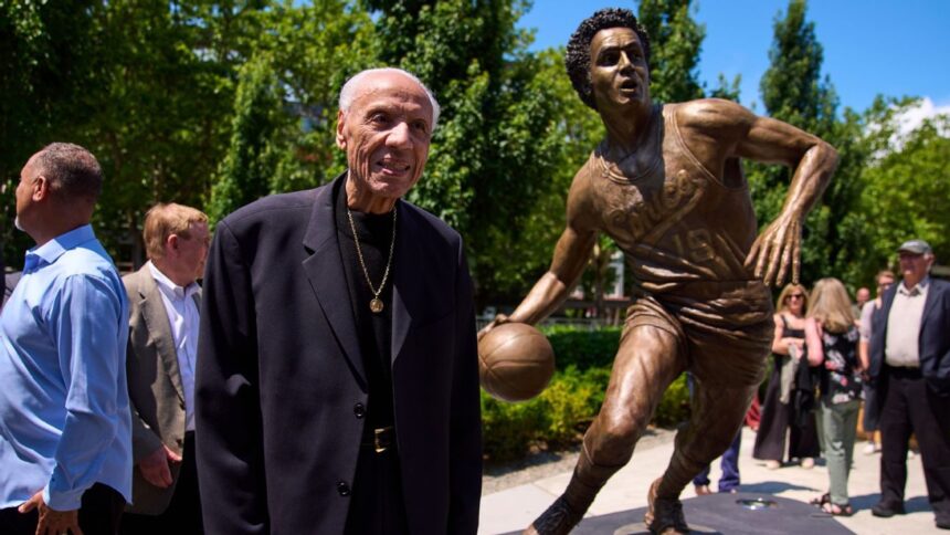 Lenny Wilkens immortalized: Statue honors Seattle SuperSonics legend