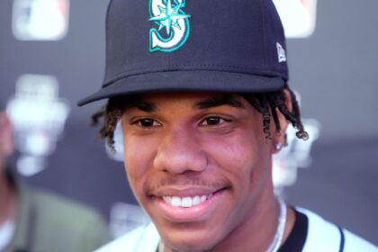 Cijntje, ambidextrous pitcher for the Mariners, to the Future Stars Game
