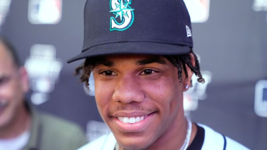 Cijntje, ambidextrous pitcher for the Mariners, to the Future Stars Game