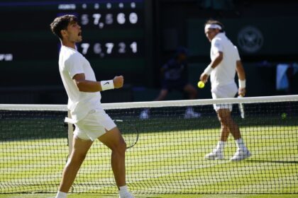 Alcaraz Suffers Against Fognini at Wimbledon: Epic Victory in 5 Sets