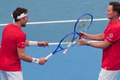 Tennis Players vs. Parents: What does it feel like to beat a former professional?