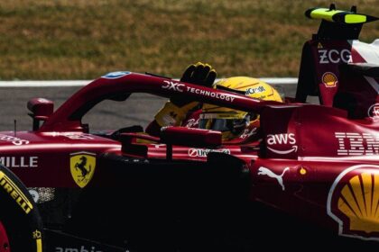 Hamilton leads at Silverstone: McLaren lurking in the first free practice