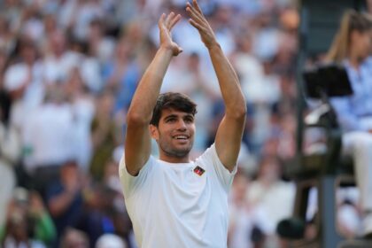 Alcaraz Advances at Wimbledon: Victory and Unbeaten Streak on the Rise