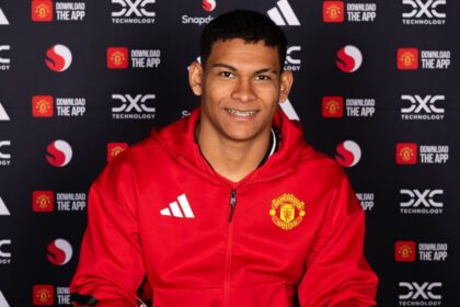 Manchester United Signs Paraguayan Defender Diego León: Promise to the Red Devils.