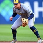 Hoskins, Brewers' first baseman, exits due to thumb injury