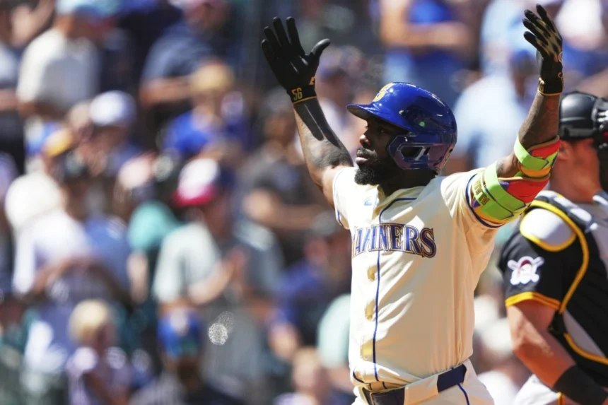 Arozarena Hits Walk-Off Home Run as Mariners Shutout Pirates