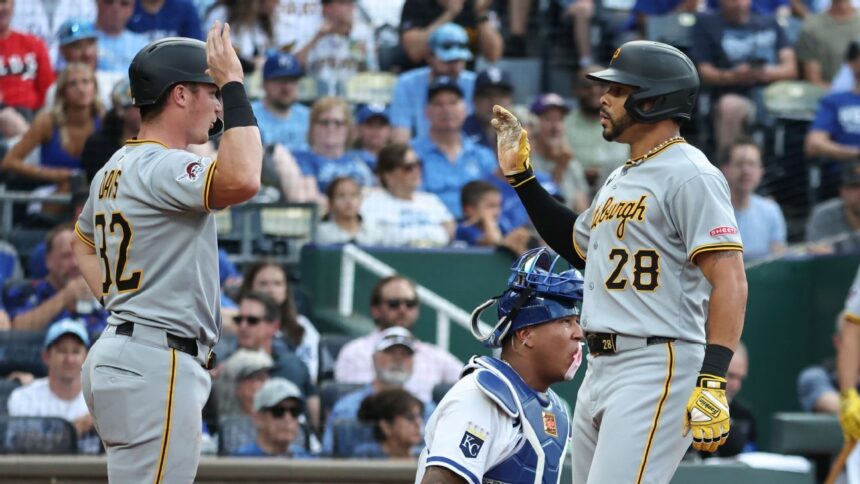 Pham breaks 30-inning scoreless streak: HR drives in Pirates