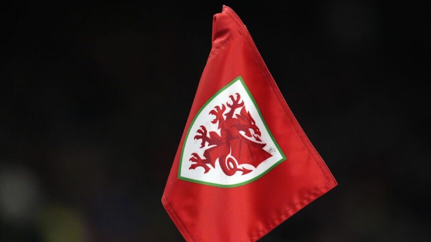 Bus accident: Welsh players and coaching staff unharmed in Switzerland