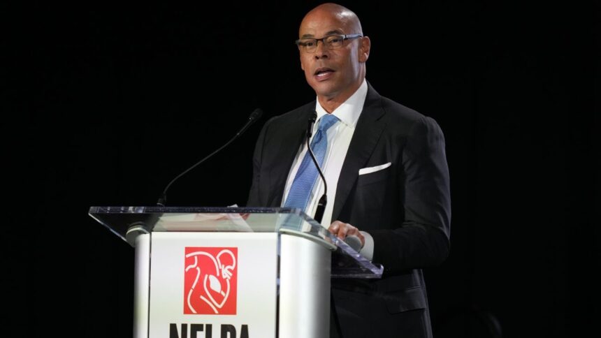NFLPA: Director Howell, conflict over consulting in firm with interest in franchises