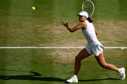 Swiatek Crushes Anisimova and Conquers Wimbledon: Absolute Domination!