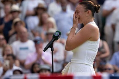 Anisimova: Emotional speech at Wimbledon after defeat, thanks her mother