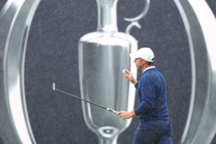 McIlroy advances in the Open: Makes the cut and aims high in Portrush