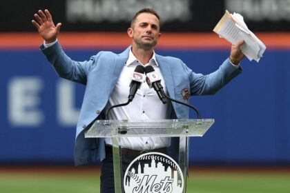 Wright enters the Mets Hall of Fame and they retire the #5