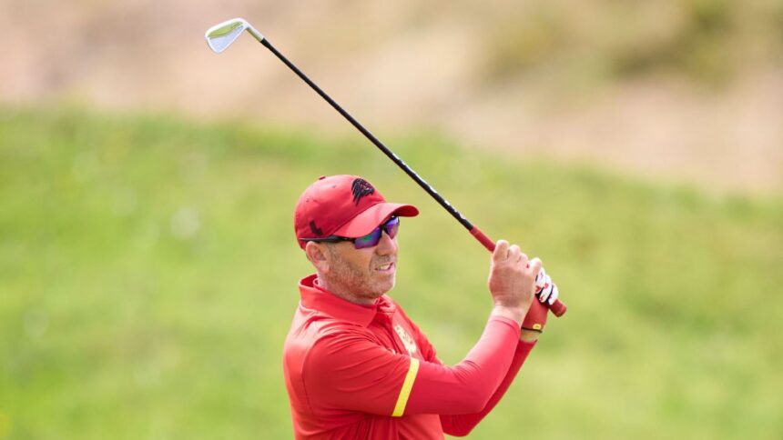 Garcia, furious, breaks driver at The Open; still signs 68