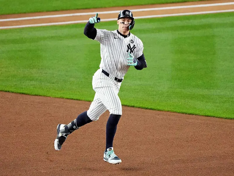 Judge Ties A-Rod for Home Runs with Yankees and Leads Victory against Braves