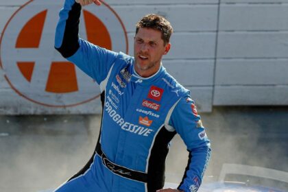 Unstoppable Hamlin at Dover: Double and Victory #4 of the NASCAR Season