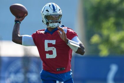 Richardson minimizes shoulder injury, ready for QB battle in Colts