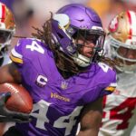 Metellus of the Vikings Reports to Training Despite Negotiation