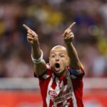 Sheinbaum criticizes Chicharito for sexist comments: "He has a lot to learn"