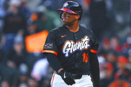 Verlander Celebrates Victory with Giants: Devers Hit 2 HRs against Braves