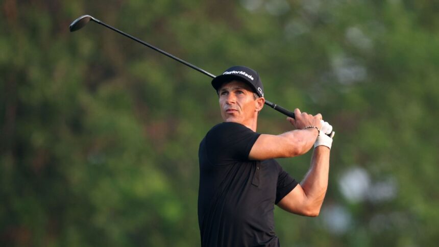 Olesen leads the 3M Open: Knapp lurking, Kanaya and Kirk in the fight
