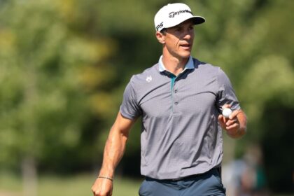 Olesen and Bhatia lead the 3M Open: Olesen with a hole-in-one!