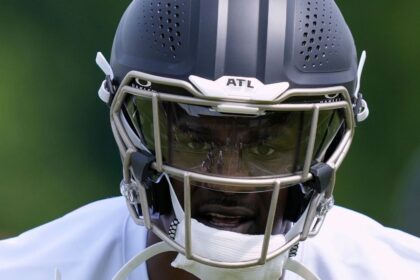 Falcons: Scrimmages Heat Up Training Camp, Pearce the Protagonist