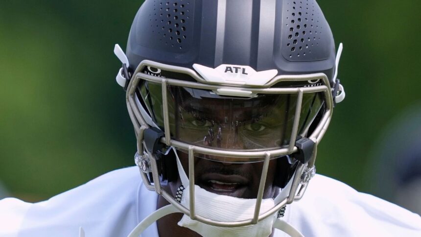 Falcons: Scrimmages Heat Up Training Camp, Pearce the Protagonist