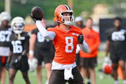 Browns' Pickett suffers hamstring injury: Offensive changes?