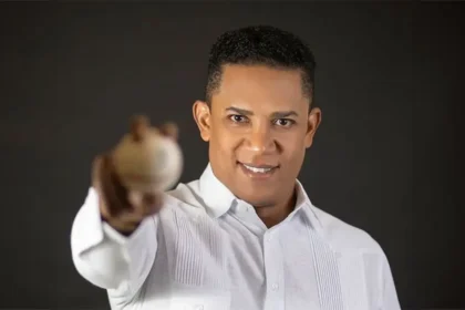 Octavio Dotel Immortalized: Sabiduría School Transforms into International School