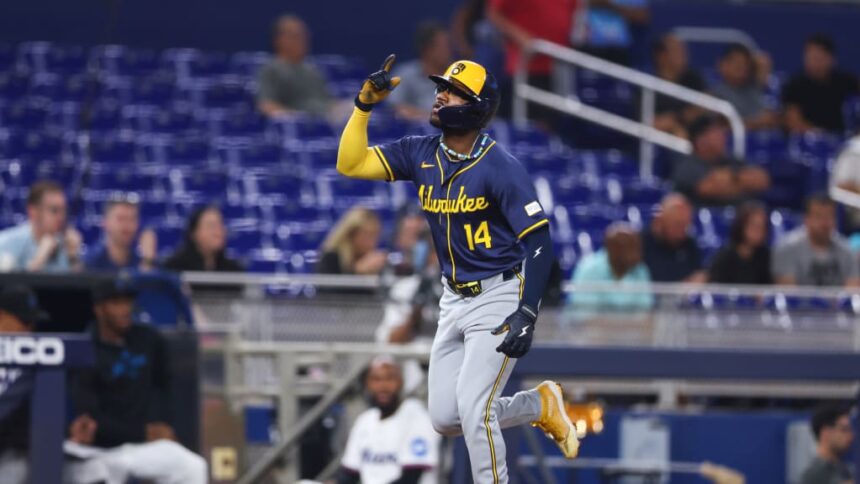 Unstoppable Brewers: Monastery triumphs 14 with home run; Altuve and other Latinos shine