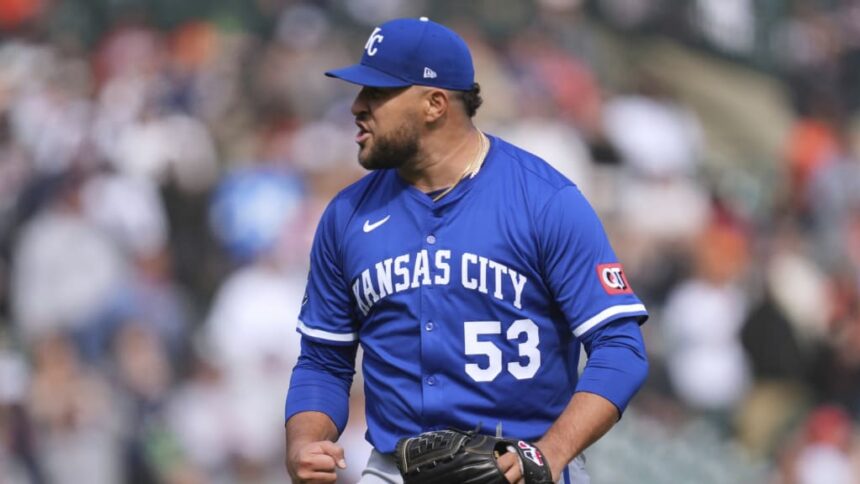 Estévez leads in saves, Ferrer rescues, and Soto blanks: MLB on fire