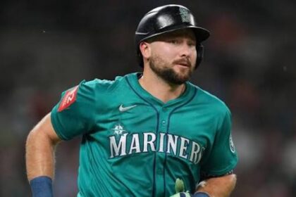 Cal Raleigh: New switch-hit HR record and ties Ken Griffey Jr.